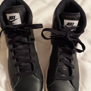 Womens Nike 7.5 Court Royal